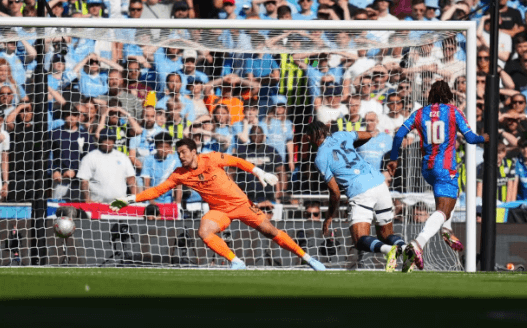 Crystal Palace wint eerste toptoernooi in de clubgeschiedenis